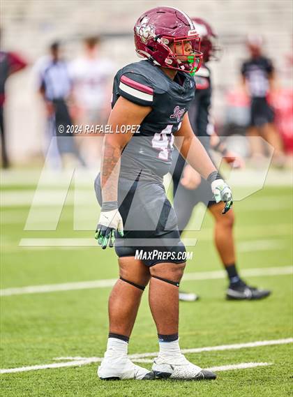 Thumbnail 2 in Memorial vs. Heights (UIL 6A D2 Football Bi-District) photogallery.
