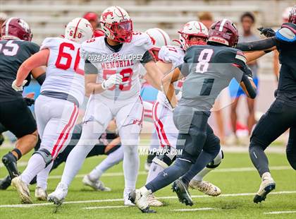 Thumbnail 1 in Memorial vs. Heights (UIL 6A D2 Football Bi-District) photogallery.