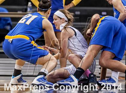 Thumbnail 2 in Newport Central Catholic vs Notre Dame (KHSAA Ninth Region Final) photogallery.