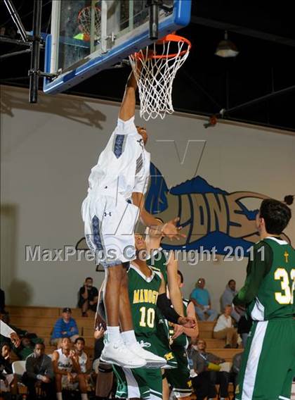 Thumbnail 1 in Bishop Manogue vs Lincoln (MaxPreps Holiday Classic) photogallery.