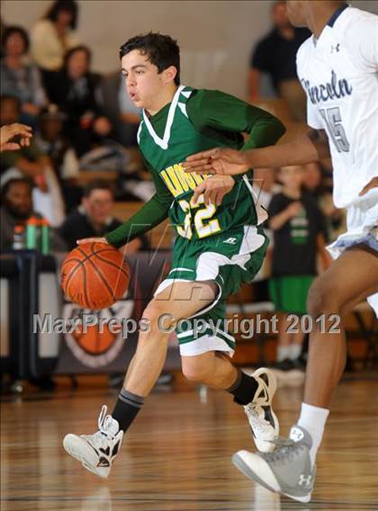 Thumbnail 2 in Bishop Manogue vs Lincoln (MaxPreps Holiday Classic) photogallery.