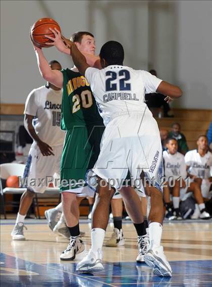 Thumbnail 3 in Bishop Manogue vs Lincoln (MaxPreps Holiday Classic) photogallery.