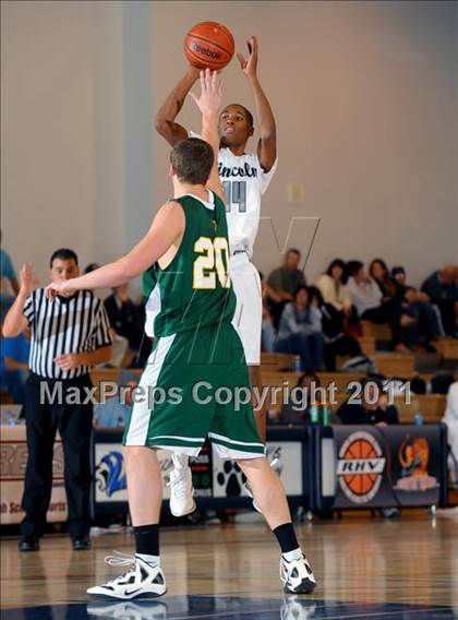 Thumbnail 3 in Bishop Manogue vs Lincoln (MaxPreps Holiday Classic) photogallery.