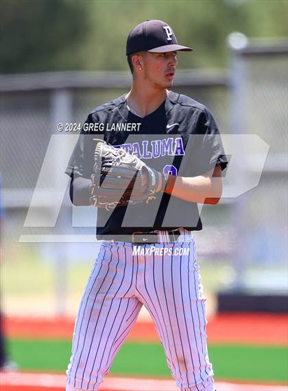 Thumbnail 1 in North Bay All Star Game photogallery.