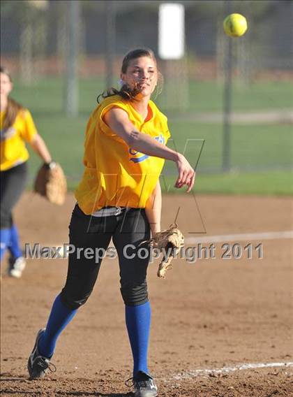 Thumbnail 1 in Reed vs. Del Campo (Victory Pre-Season T.O.C.) photogallery.
