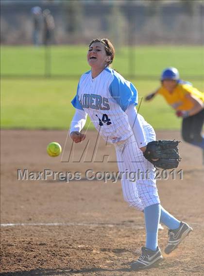 Thumbnail 2 in Reed vs. Del Campo (Victory Pre-Season T.O.C.) photogallery.