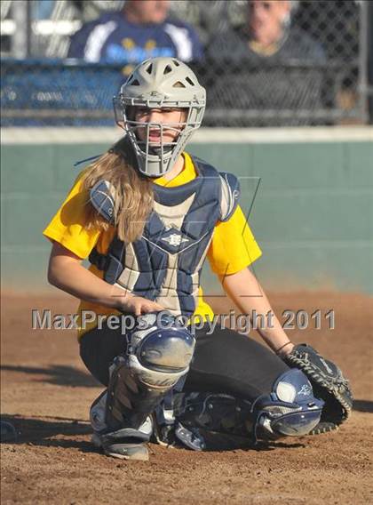 Thumbnail 2 in Reed vs. Del Campo (Victory Pre-Season T.O.C.) photogallery.
