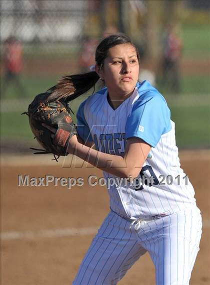 Thumbnail 2 in Reed vs. Del Campo (Victory Pre-Season T.O.C.) photogallery.