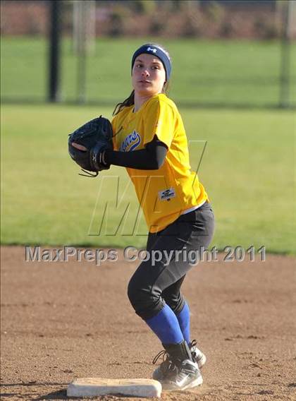 Thumbnail 3 in Reed vs. Del Campo (Victory Pre-Season T.O.C.) photogallery.