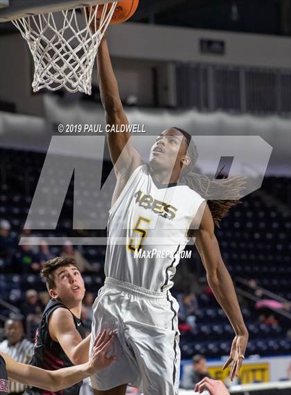 Thumbnail 3 in Eastlake vs. Lincoln (King's Showcase) photogallery.
