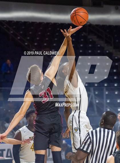 Thumbnail 2 in Eastlake vs. Lincoln (King's Showcase) photogallery.