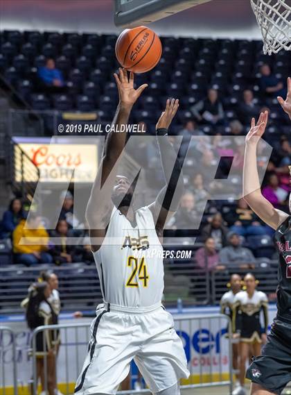 Thumbnail 2 in Eastlake vs. Lincoln (King's Showcase) photogallery.