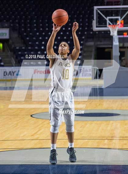 Thumbnail 2 in Eastlake vs. Lincoln (King's Showcase) photogallery.