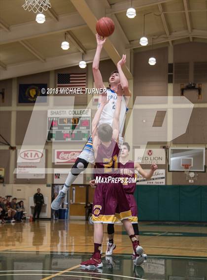 Thumbnail 3 in Butte Valley vs. Happy Camp (CIF D7 Northern Section Final) photogallery.