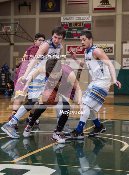 Thumbnail 1 in Butte Valley vs. Happy Camp (CIF D7 Northern Section Final) photogallery.