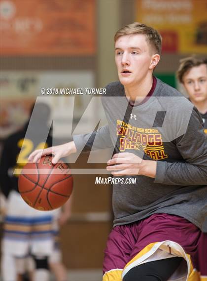 Thumbnail 2 in Butte Valley vs. Happy Camp (CIF D7 Northern Section Final) photogallery.