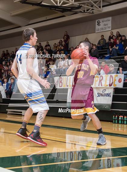 Thumbnail 1 in Butte Valley vs. Happy Camp (CIF D7 Northern Section Final) photogallery.