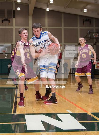 Thumbnail 2 in Butte Valley vs. Happy Camp (CIF D7 Northern Section Final) photogallery.