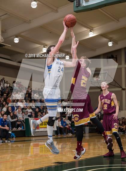 Thumbnail 1 in Butte Valley vs. Happy Camp (CIF D7 Northern Section Final) photogallery.