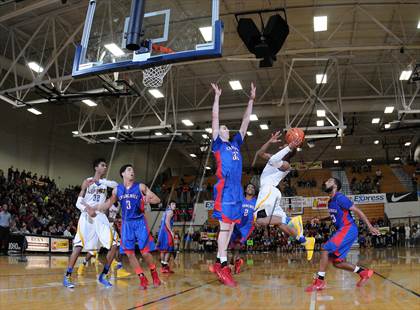 Thumbnail 3 in Jefferson vs. Churchill (Les Schwab Invitational) photogallery.