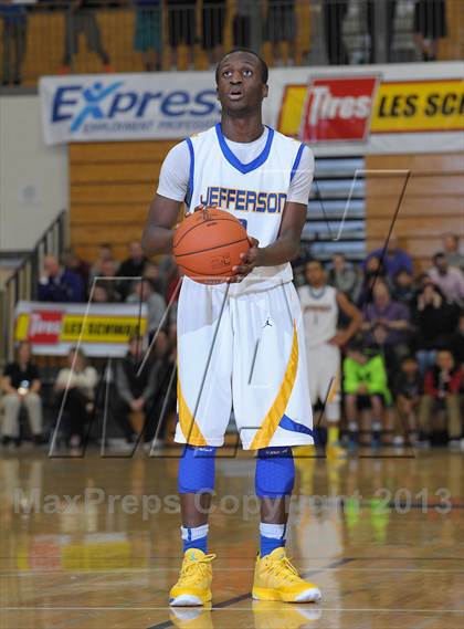 Thumbnail 3 in Jefferson vs. Churchill (Les Schwab Invitational) photogallery.