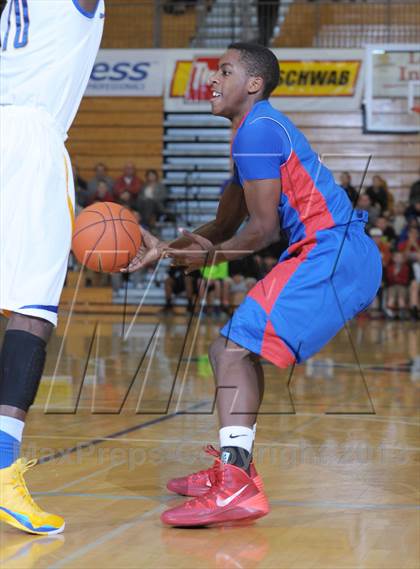 Thumbnail 2 in Jefferson vs. Churchill (Les Schwab Invitational) photogallery.