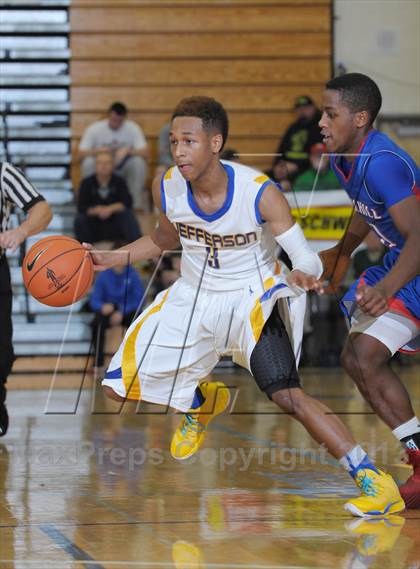 Thumbnail 3 in Jefferson vs. Churchill (Les Schwab Invitational) photogallery.