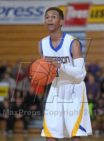 Thumbnail 2 in Jefferson vs. Churchill (Les Schwab Invitational) photogallery.