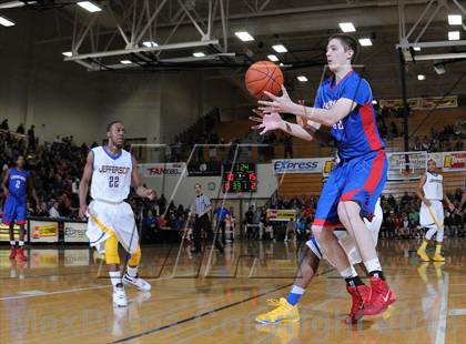 Thumbnail 3 in Jefferson vs. Churchill (Les Schwab Invitational) photogallery.