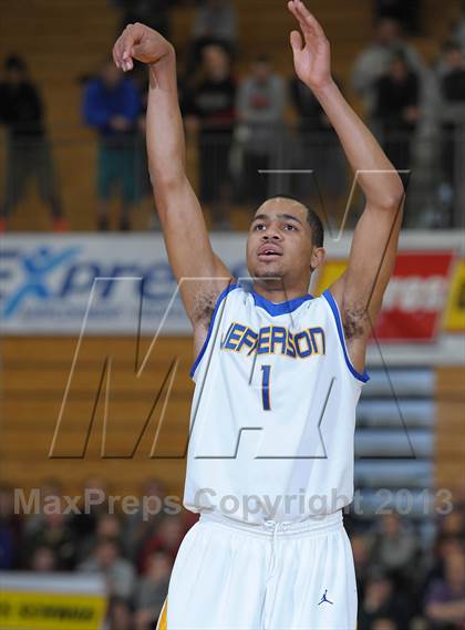 Thumbnail 2 in Jefferson vs. Churchill (Les Schwab Invitational) photogallery.