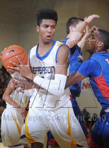 Thumbnail 2 in Jefferson vs. Churchill (Les Schwab Invitational) photogallery.
