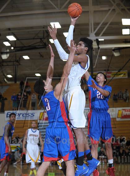 Thumbnail 3 in Jefferson vs. Churchill (Les Schwab Invitational) photogallery.