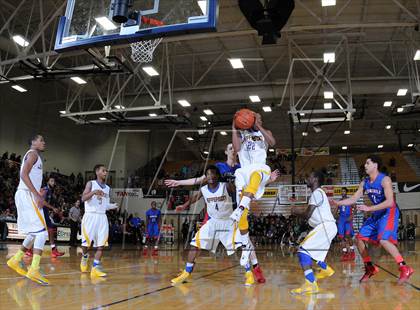 Thumbnail 2 in Jefferson vs. Churchill (Les Schwab Invitational) photogallery.