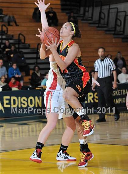 Thumbnail 3 in Orange Lutheran vs Etiwanda (OC Championships) photogallery.