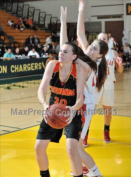 Thumbnail 3 in Orange Lutheran vs Etiwanda (OC Championships) photogallery.
