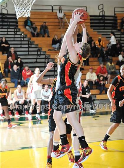 Thumbnail 1 in Orange Lutheran vs Etiwanda (OC Championships) photogallery.