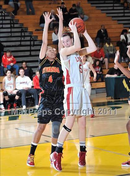 Thumbnail 3 in Orange Lutheran vs Etiwanda (OC Championships) photogallery.