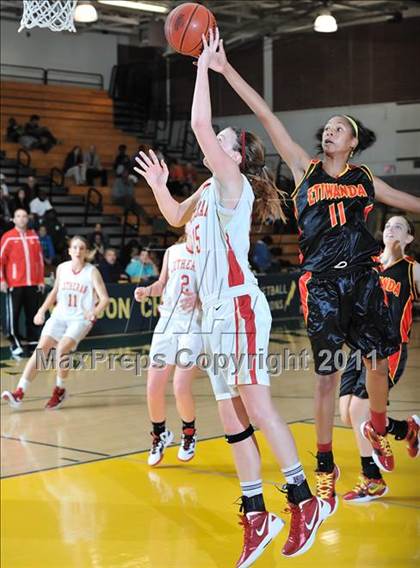 Thumbnail 1 in Orange Lutheran vs Etiwanda (OC Championships) photogallery.