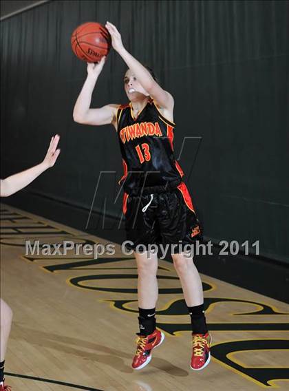 Thumbnail 3 in Orange Lutheran vs Etiwanda (OC Championships) photogallery.
