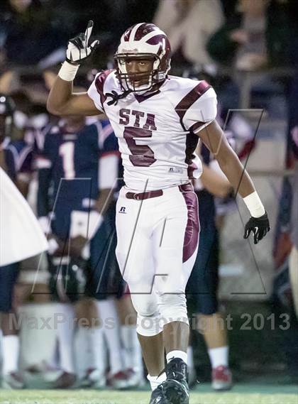 Thumbnail 1 in Aquinas vs Riverside (LHSAA Division III Regional Playoff)  photogallery.