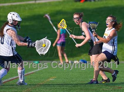 Thumbnail 1 in Dartmouth vs. Needham (MIAA Division 1 South 1st Round) photogallery.