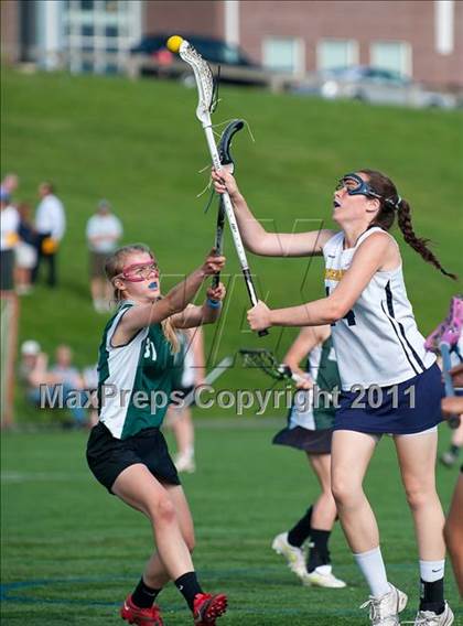 Thumbnail 2 in Dartmouth vs. Needham (MIAA Division 1 South 1st Round) photogallery.