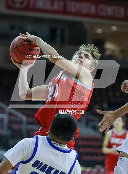 Thumbnail 2 in Duncan @ Baboquivari (AIA 1A Round 1 Playoff) photogallery.