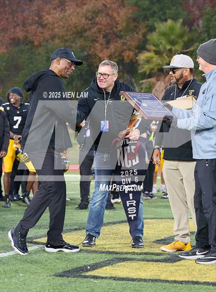 Thumbnail 1 in Bishop O'Dowd vs. Fortuna (CIF NCS Division 6 Final) photogallery.