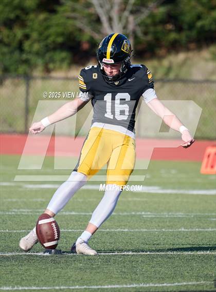 Thumbnail 3 in Bishop O'Dowd vs. Fortuna (CIF NCS Division 6 Final) photogallery.