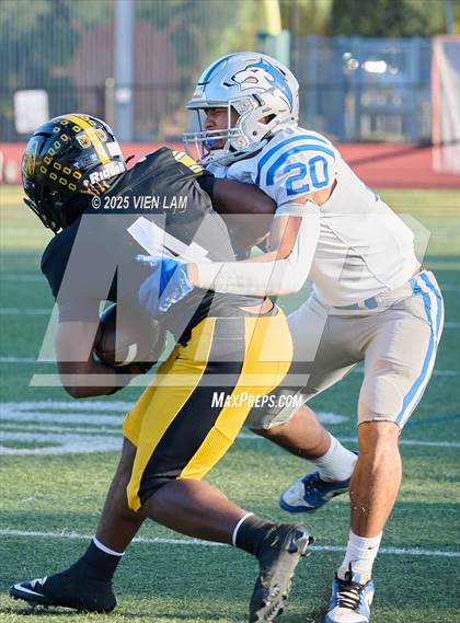 Thumbnail 3 in Bishop O'Dowd vs. Fortuna (CIF NCS Division 6 Final) photogallery.