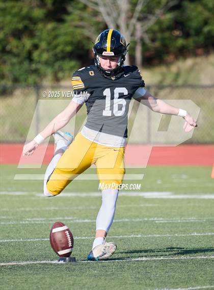 Thumbnail 2 in Bishop O'Dowd vs. Fortuna (CIF NCS Division 6 Final) photogallery.