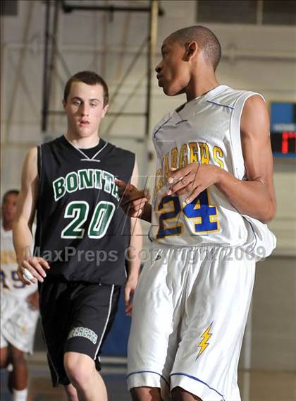 Thumbnail 1 in Bonita @ Charter Oak photogallery.