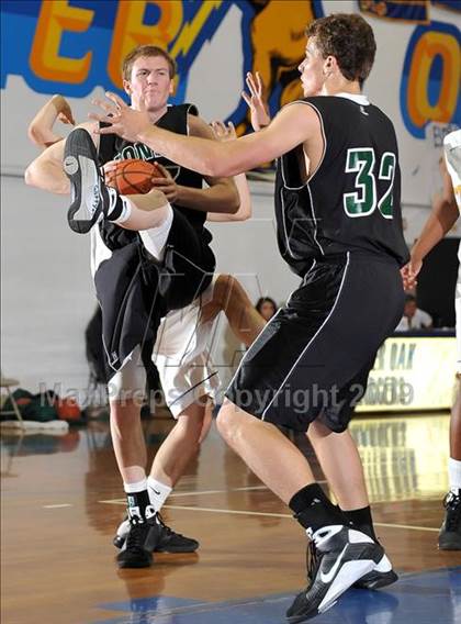 Thumbnail 1 in Bonita @ Charter Oak photogallery.