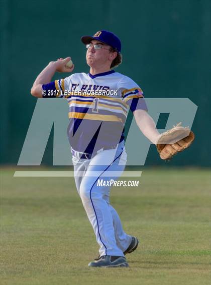 Thumbnail 3 in Medina vs. D'Hanis (UIL 1A Regional Quarterfinal) photogallery.